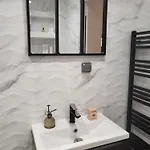 Daire T2 Neuf Centre Raphael Avec Terrasse Et Parking Gratuit, Pres De La Et Commerces! Saint-Raphaël