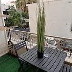 Appartement T2 Neuf Centre Raphaël Avec Terrasse Et Parking Gratuit, Prés De La Et Commerces!
