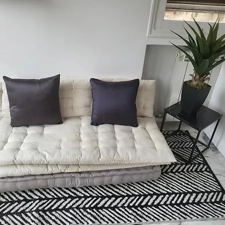 Daire T2 Neuf Centre Raphael Avec Terrasse Et Parking Gratuit, Pres De La Et Commerces! Saint-Raphaël