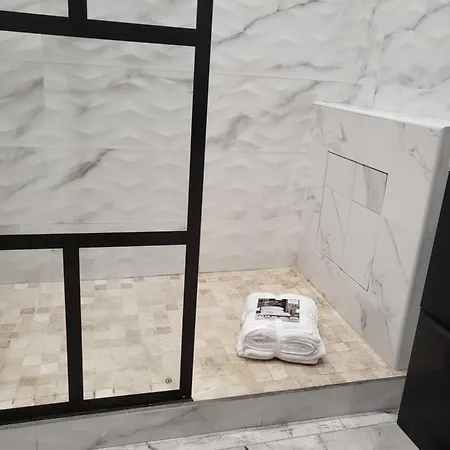 T2 Neuf Centre Raphael Avec Terrasse Et Parking Gratuit, Kit Linge Et Serviettes Offerts ,pres De La Et Commerces! Apartment Saint-Raphael (Var)