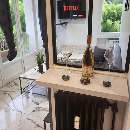 T2 Neuf Centre Raphael Avec Terrasse Et Parking Gratuit, Kit Linge Et Serviettes Offerts ,pres De La Et Commerces! Saint-Raphael (Var)