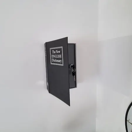 T2 Neuf Centre Raphael Avec Terrasse Et Parking Gratuit, Pres De La Et Commerces!