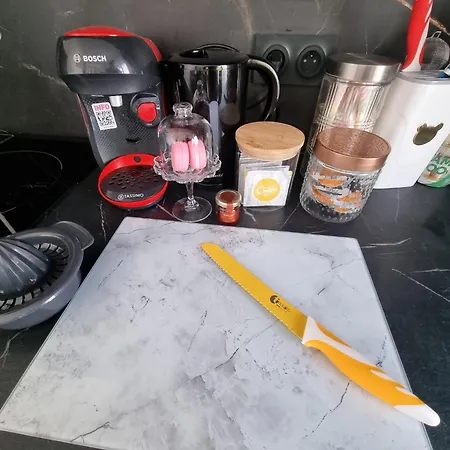 T2 Neuf Centre Raphael Avec Terrasse Et Parking Gratuit, Pres De La Et Commerces!