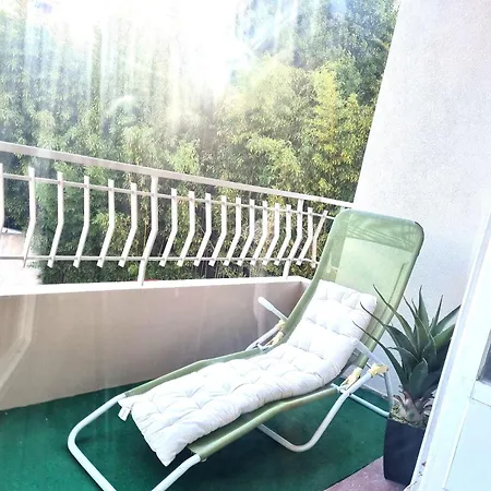 T2 Neuf Centre Raphael Avec Terrasse Et Parking Gratuit, Pres De La Et Commerces! Apartman Saint-Raphaël