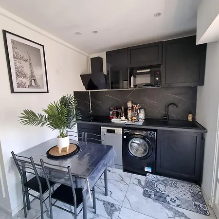 T2 Neuf Centre Raphael Avec Terrasse Et Parking Gratuit, Pres De La Et Commerces! Saint-Raphaël