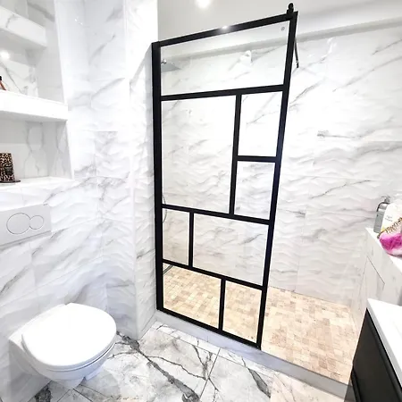 T2 Neuf Centre Raphael Avec Terrasse Et Parking Gratuit, Pres De La Et Commerces! * Saint-Raphaël