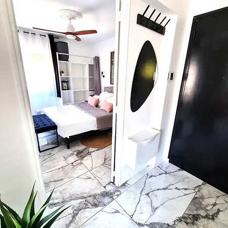 T2 Neuf Centre Raphael Avec Terrasse Et Parking Gratuit, Pres De La Et Commerces! Сен-Рафаель