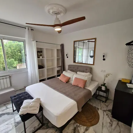 T2 Neuf Centre Raphael Avec Terrasse Et Parking Gratuit, Kit Linge Et Serviettes Offerts ,pres De La Et Commerces! * Saint-Raphael (Var)