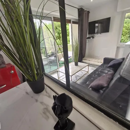 Apartment T2 Neuf Centre Raphael Avec Terrasse Et Parking Gratuit, Kit Linge Et Serviettes Offerts ,pres De La Et Commerces! *