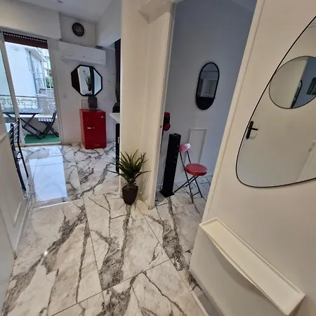 T2 Neuf Centre Raphael Avec Terrasse Et Parking Gratuit, Kit Linge Et Serviettes Offerts ,pres De La Et Commerces! Saint-Raphael (Var)