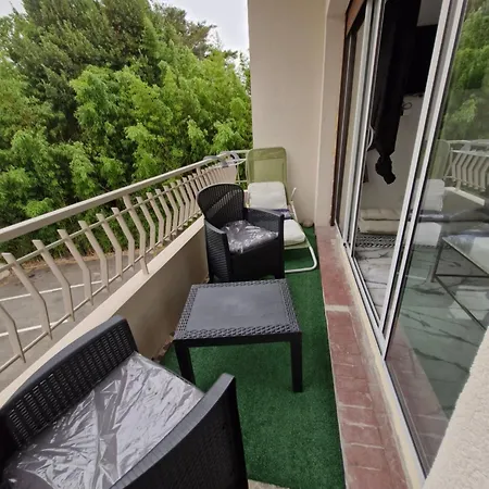 Apartment T2 Neuf Centre Raphael Avec Terrasse Et Parking Gratuit, Kit Linge Et Serviettes Offerts ,pres De La Et Commerces! *