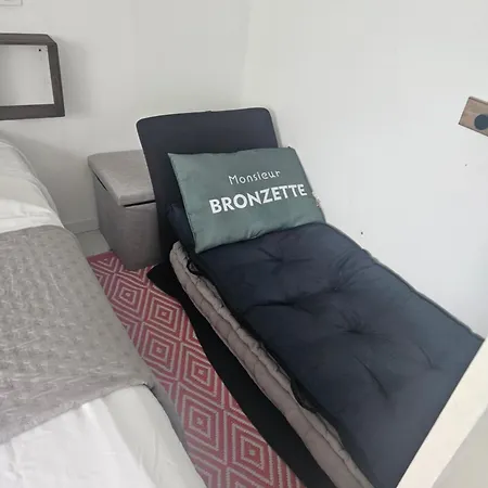 T2 Neuf Centre Raphael Avec Terrasse Et Parking Gratuit, Pres De La Et Commerces! Apartman