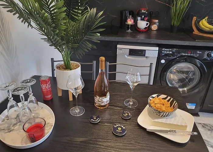 Daire T2 Neuf Centre Raphael Avec Terrasse Et Parking Gratuit, Pres De La Et Commerces! *