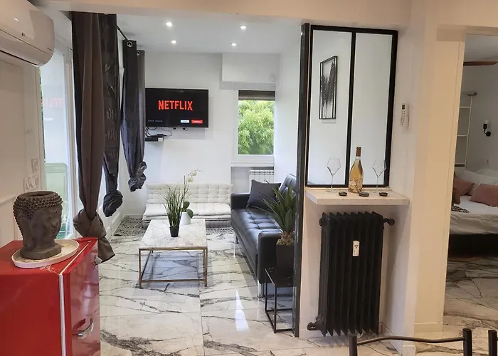 T2 Neuf Centre Raphael Avec Terrasse Et Parking Gratuit, Pres De La Et Commerces!