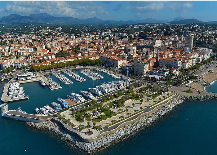 Apartmán T2 Neuf Centre Raphael Avec Terrasse Et Parking Gratuit, Pres De La Et Commerces! Saint-Raphaël