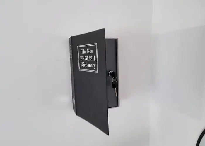 T2 Neuf Centre Raphaël Avec Terrasse Et Parking Gratuit, Prés De La Et Commerces!