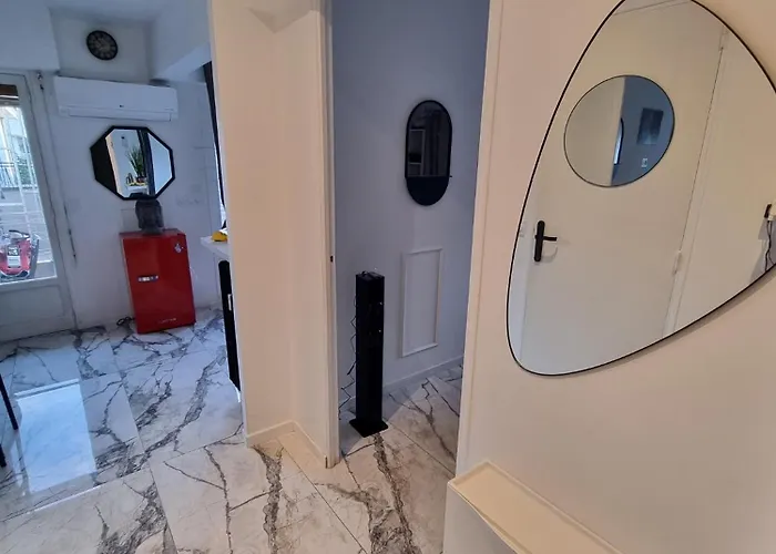 T2 Neuf Centre Raphaël Avec Terrasse Et Parking Gratuit, Prés De La Et Commerces! Saint-Raphaël