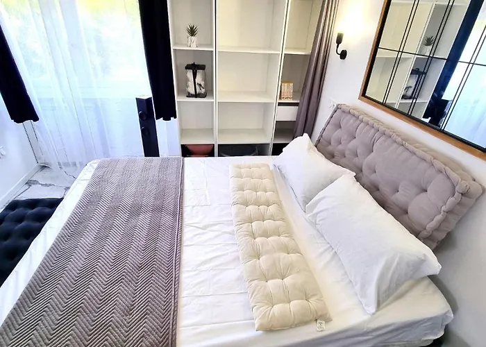 T2 Neuf Centre Raphael Avec Terrasse Et Parking Gratuit, Pres De La Et Commerces!