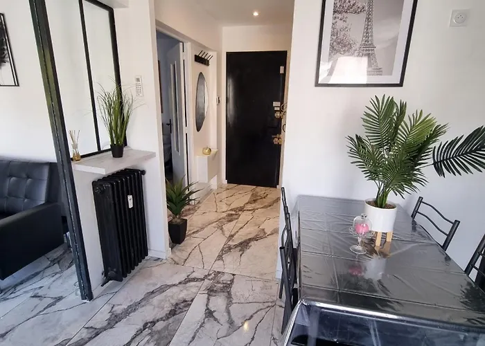 T2 Neuf Centre Raphael Avec Terrasse Et Parking Gratuit, Pres De La Et Commerces! *