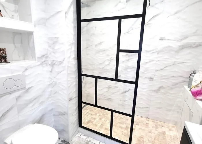 T2 Neuf Centre Raphael Avec Terrasse Et Parking Gratuit, Pres De La Et Commerces! * Saint-Raphaël