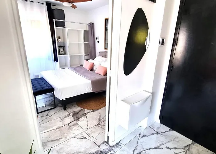 T2 Neuf Centre Raphaël Avec Terrasse Et Parking Gratuit, Prés De La Et Commerces! Saint-Raphaël