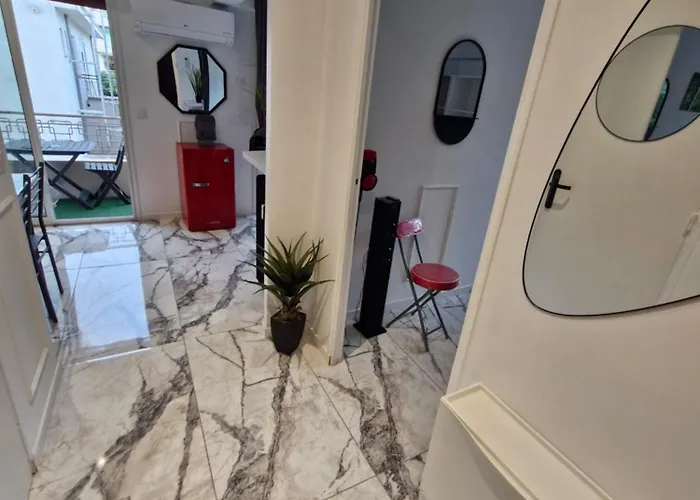 T2 Neuf Centre Raphael Avec Terrasse Et Parking Gratuit, Pres De La Et Commerces! Saint-Raphaël