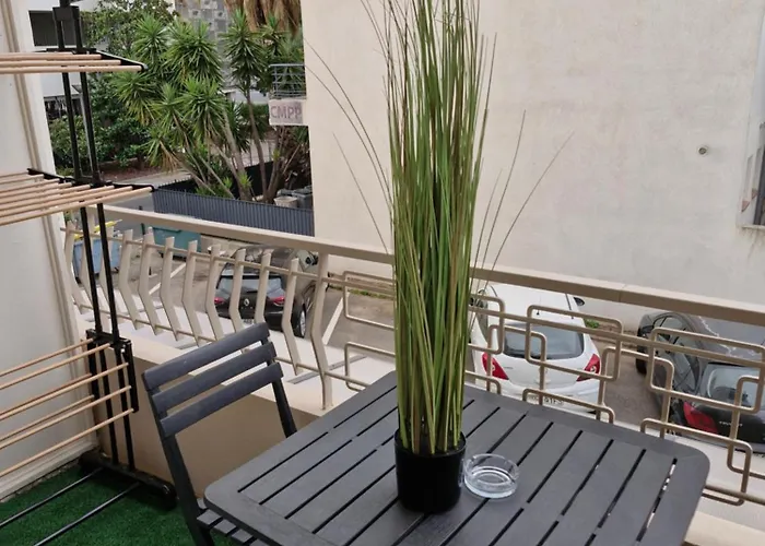 Daire T2 Neuf Centre Raphael Avec Terrasse Et Parking Gratuit, Pres De La Et Commerces!