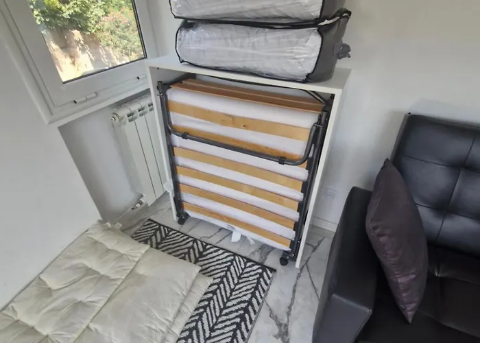 T2 Neuf Centre Raphael Avec Terrasse Et Parking Gratuit, Pres De La Et Commerces!