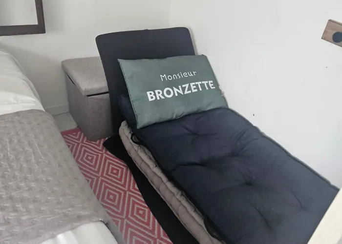 T2 Neuf Centre Raphael Avec Terrasse Et Parking Gratuit, Pres De La Et Commerces! Daire